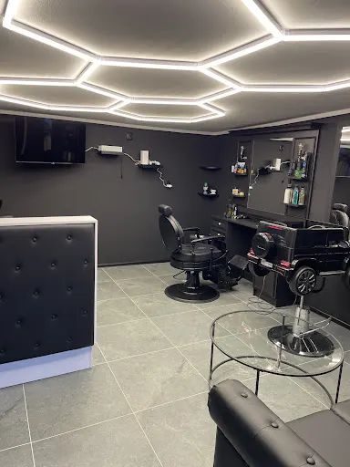 P13 Fryzjer Męski Barbershop